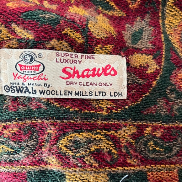 Oswal woollen Mills wool shawl - Picture 9 of 10